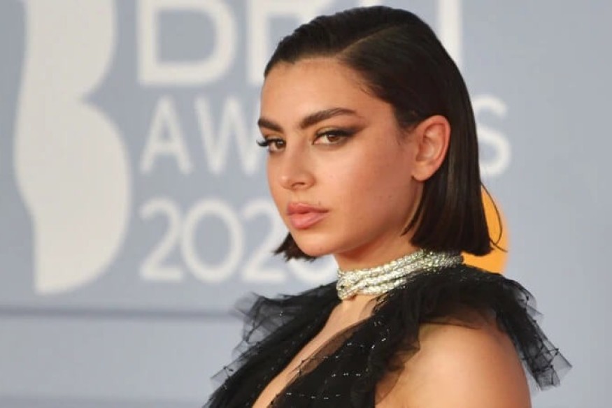 Actrice et chanteuse : Charli XCX assume sa double casquette | 23.6 Radio