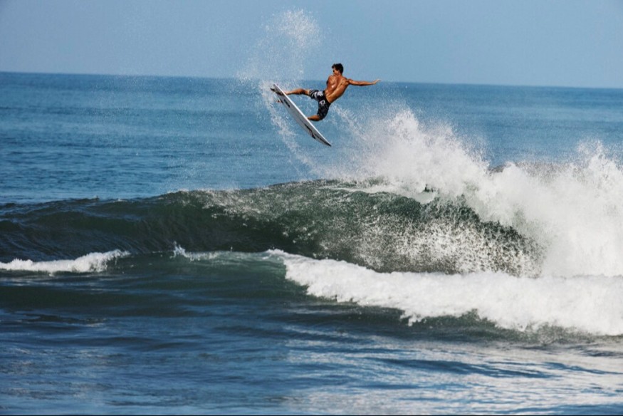 Performance solide sur le CT : Kauli Vaast prend la 9e place en Californie et vise le top mondial | 23.6 Radio