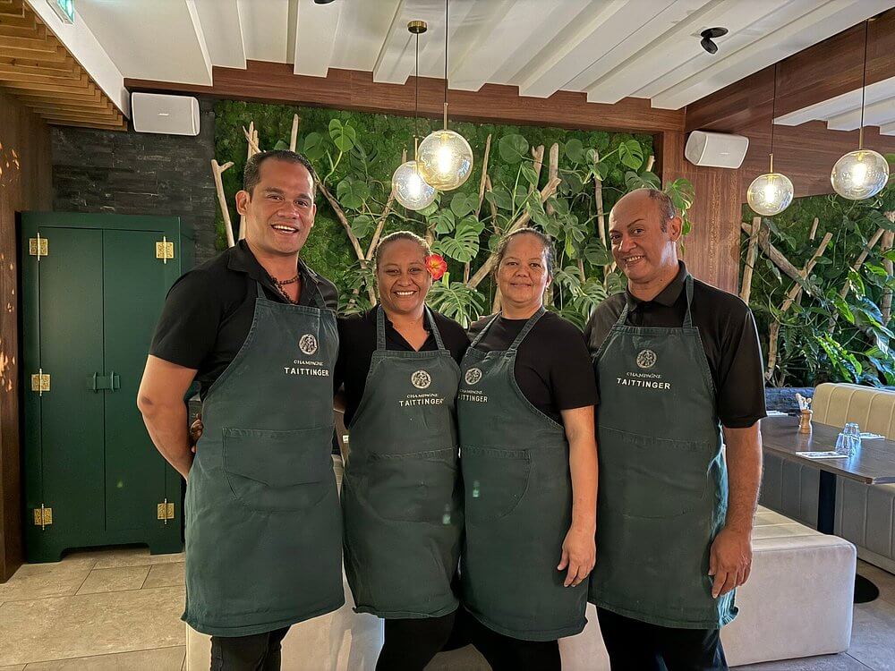 botanica-restaurant-personnel-tahiti-papeete.jpeg (135 KB)